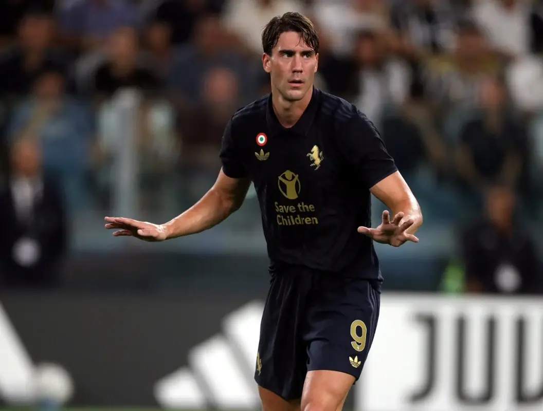 vlahovic-podle-ilice-zamiri-v-lete-do-barcelony-juventus-jedna-o-prodlouzeni-smluv