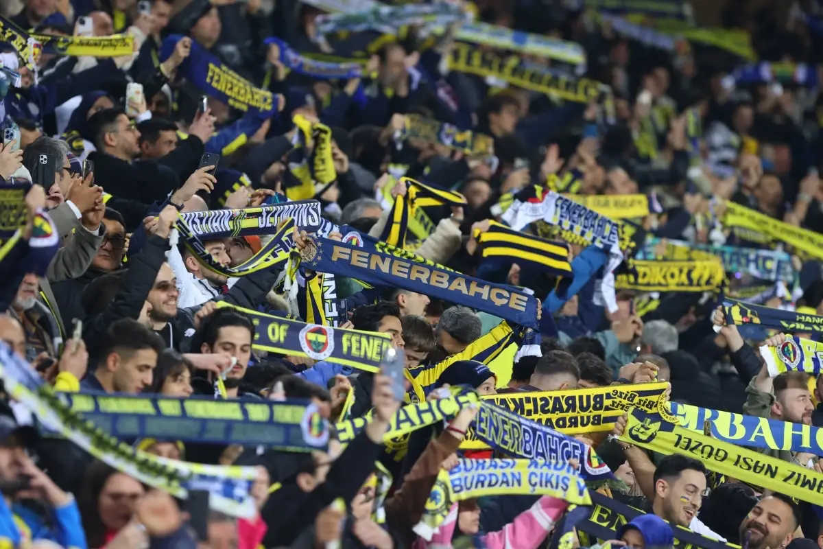 fenerbahe-ma-zajem-o-christophera-nkunku-z-ac-milan-moznost-hostovani-nebo-nabidka-30-35-mil